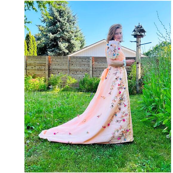 Vintage Handmade Ball Gown Handpainted 3 D Roses Fits size M 8 Full Train Peach - Picture 12 of 16